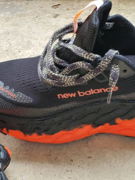 Athletic_Shoes
